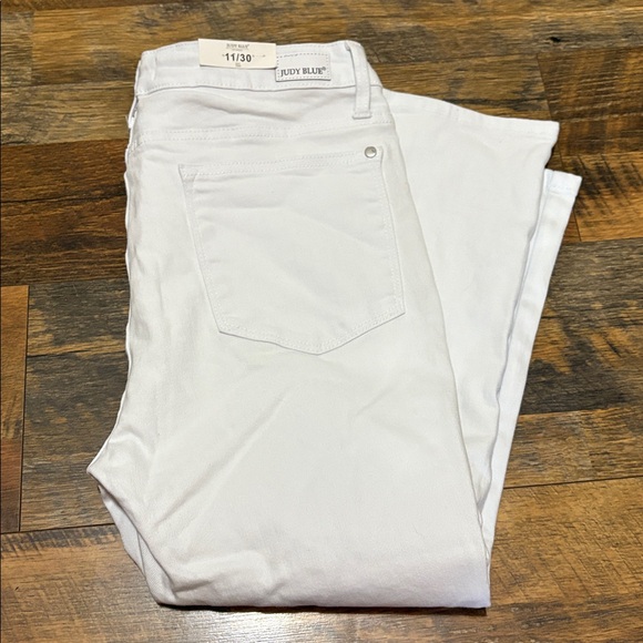 Judy‎ Blue Women's Bright White Ankle Jeans NWT - Picture 4 of 4